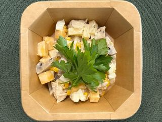 Салат з кукурудзою (250г)