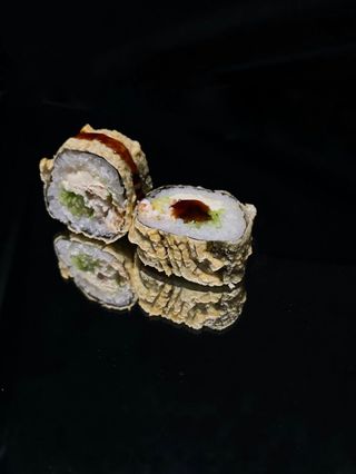 Теплий рол з вугрем (330г)