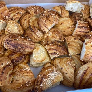 Ролка със сирене нарязана на четири, кутия 10 бр.