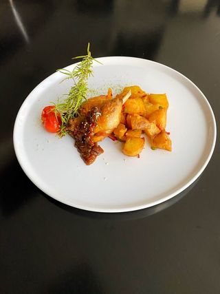 Pulpa de rata confiata cu piure de cartofi cu trufe si sos demiglace 400g