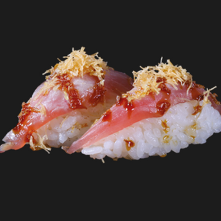 291.nigiri tonno scottato croccante(2pz)手握喷火金枪鱼末末