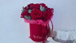 Flowerbox Czerwona Róża - 7 szt