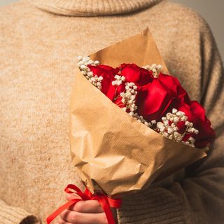 Cartucho de rosas-vermelhas