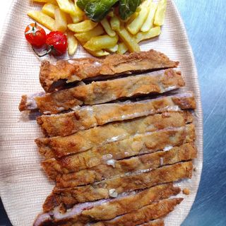 Cachopo de pollo campero, queso semicurado y pimientos del piquillo, (1600/1800 gr. aproximadamente )