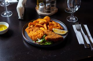 File de pastrav in malai cu garnitura la alegere