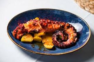 Tapa de pulpo de roca braseado