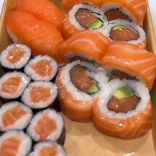 Combo sushi Nora 90 ( 18 unidad )