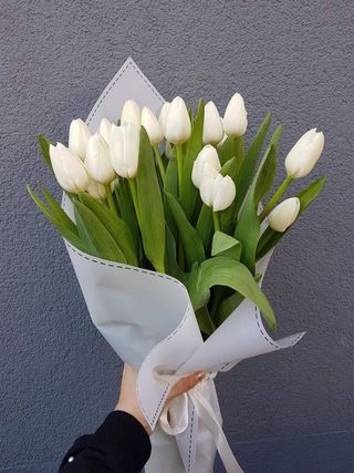 Buchet 21 lalele albe