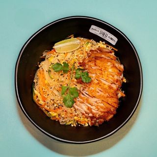 Pad Thai con pollo