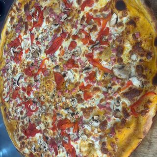 Прошуто крудо - Фамилна