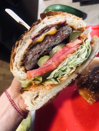 Телешки чийзбургер