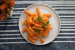 БЕЙБИ МОРКОВИ НА ПАРА 100