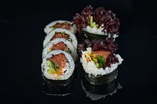 Salmon futo maki 6szt.