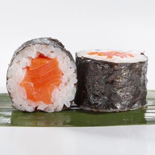 Макі з лососем (110г)