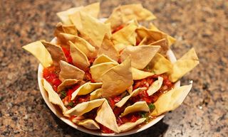 Начос с сальсой (180 г)