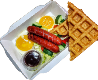 Глазунья с охотничьими колбасками