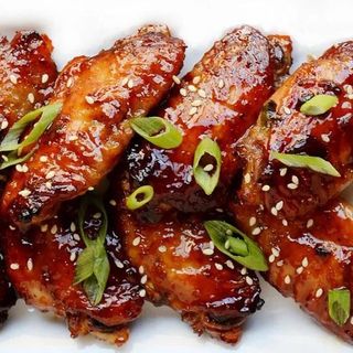 ქათმის ფრთები BBQ სოუსით