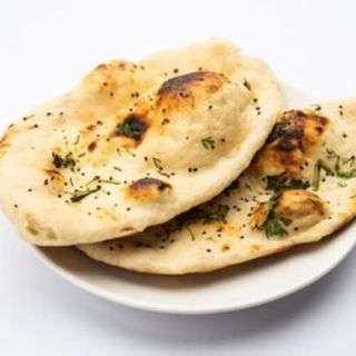Naan Con Ajo Y Queso