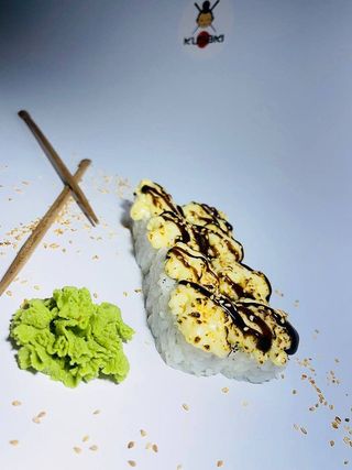 Запечені роли з тигровою креветкою (245g)