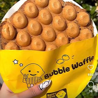 Yogurt + Kinder - bubble waffle