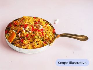 Piatto vegetariano di solo riso con verdure