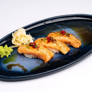 Нігірі з лососем