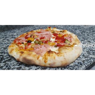 24. Pizza lucifero