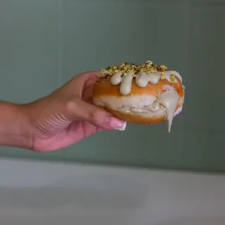 Bombolone Relleno De Crema De Pistacho