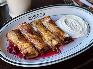 Налисники з домашнім сиром та Вишневим соусом (450г)