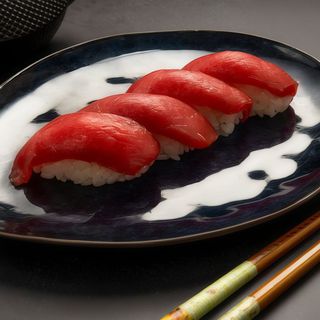 21.- Nigiri Atún (4 Pzs.)