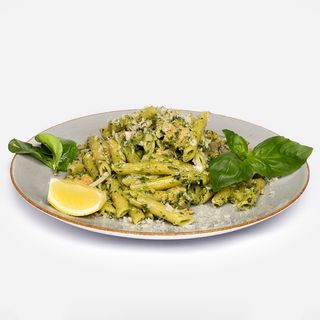 Penne z wędzonym łososiem