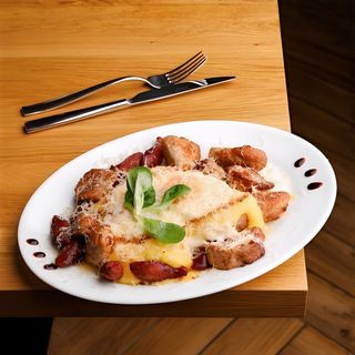 Tochitură cu mămăliguţă si ou