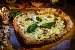 Pizza Rumena 32-33cm