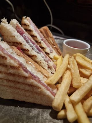 Tost sa pršutom 300g