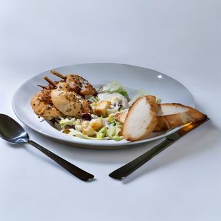 Salata Caesar cu pui