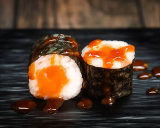 Maki Salmón Picante (8p)