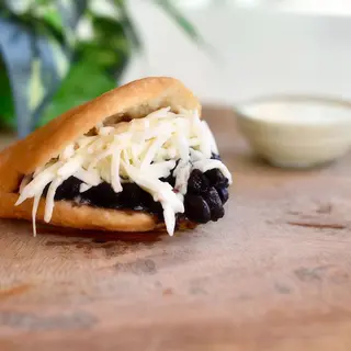 Arepa Dominó