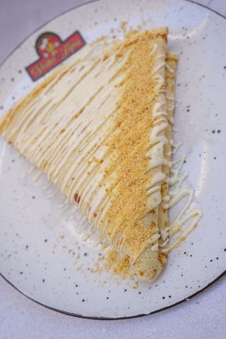 62. Cheesecake kikiriki palačinka + Coca-Cola 0,5l