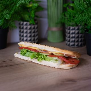 Свеж сандвич вегетариански с кашкавал 