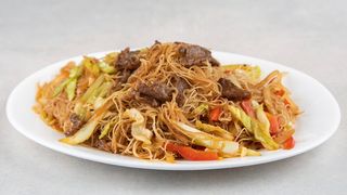 31.  Beef Fried Rice Noodles 牛肉炒粉干
