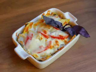 Картопляна запіканка з м'ясом курчати та грибами (350г)