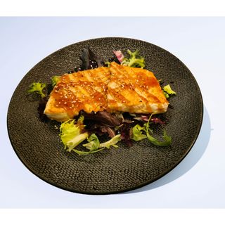 20. Salmón Teriyaki(铁板三文鱼)