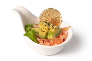 Tartare salmone con avocado