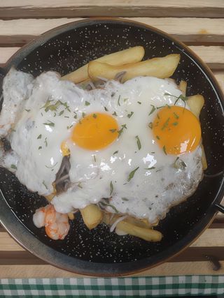 Gulas, Gambas, Huevos Y Patatas