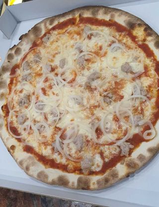 Pizza Salsiccia e Cipolle (33 cm.)