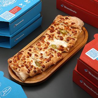 ჩიზი ბრედი ბეკონითა და ჰალაპენიოთი