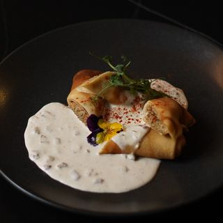 Млинці з куркою та грибним соусом