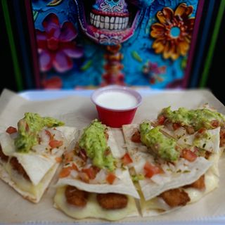 Quesadilla De Pollo Plancha