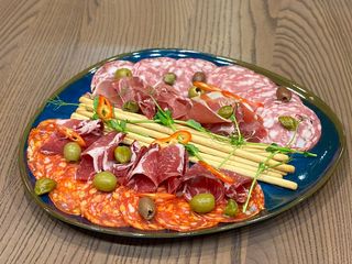 Плато м'ясних делікатесів (250g)