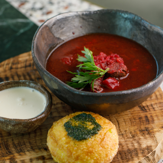 ბორში ფუნთუშებით